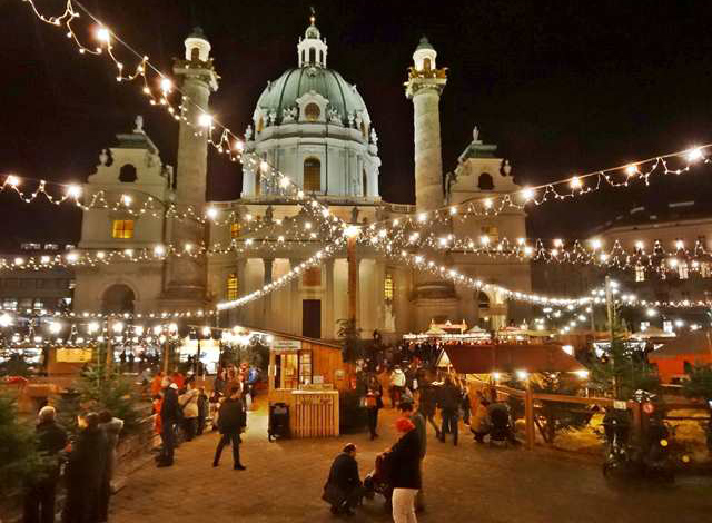 Vienna Weihnachtsmarkt Karlsplatz